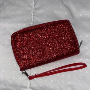 Red Glitter Clutch Wristlet GREAT FOR CHRISTMAS 🔥🔥🔥🔥🔥🔥🔥🔥